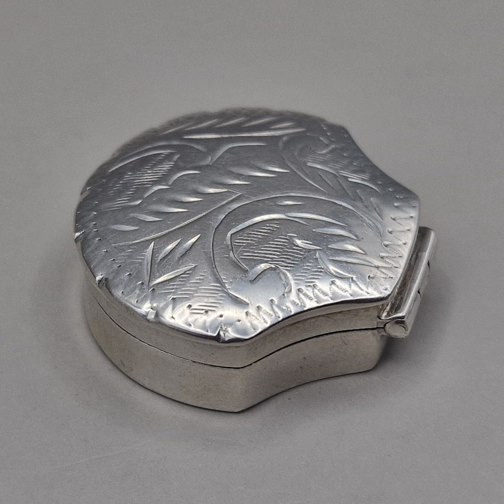 Solid Silver Pill Box Bright Cut Scrolls by Douglas Pell Silverware London 1995