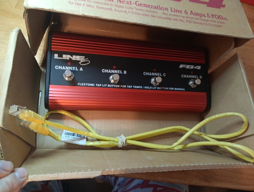 LINE 6 FBV4 FB4 Footswitch Controller Pedal Open Box