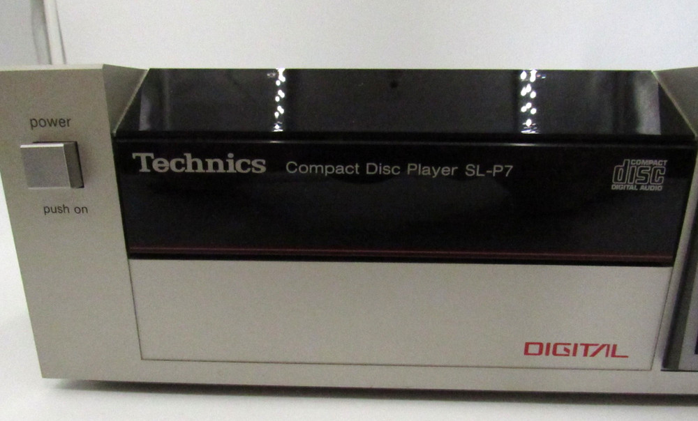 Technics SL-P7 CD Compact Disc Player Parts Only (Read)
