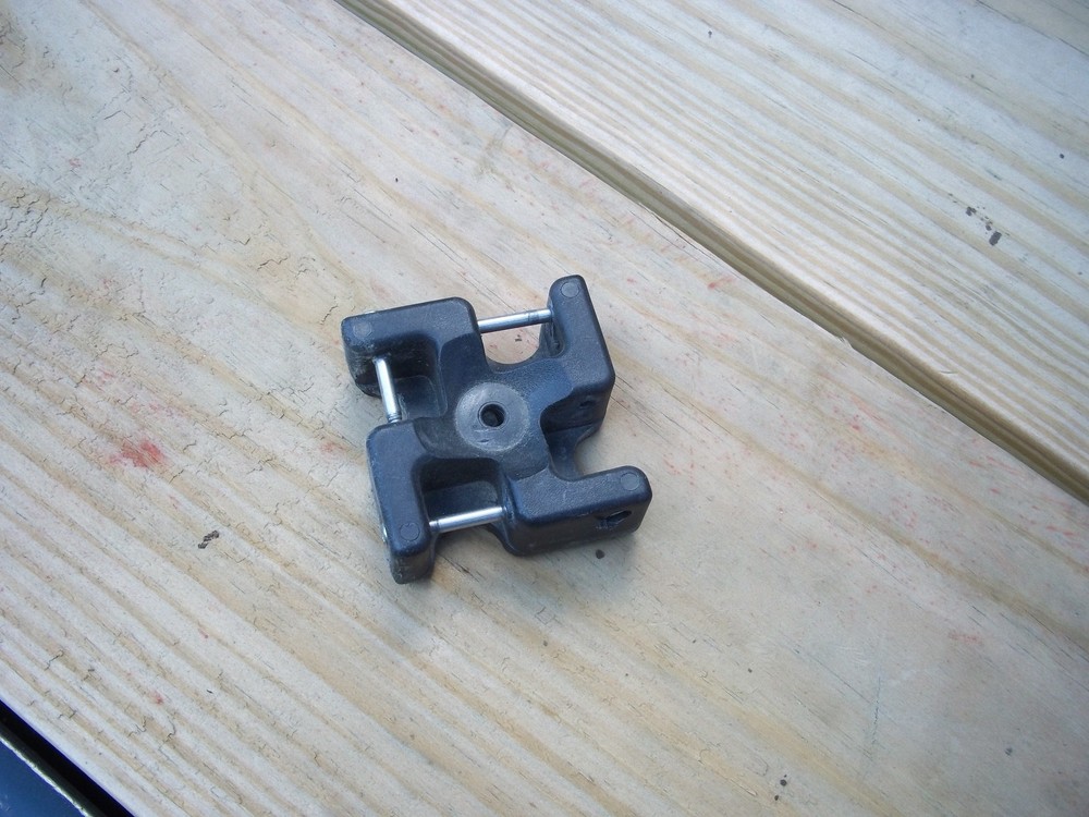 ONE....MILITARY SURPLUS QUICK-E FIRST RESPONSE SHELTER TENT FLEX HUB PART ARMY