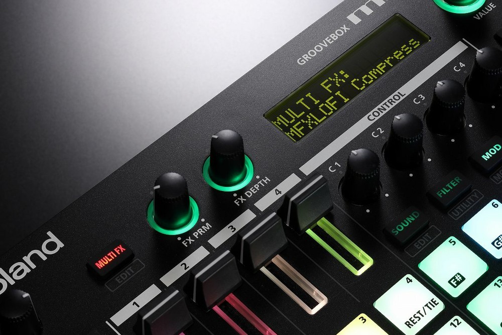 Roland MC-101 GROOVEBOX AIRA