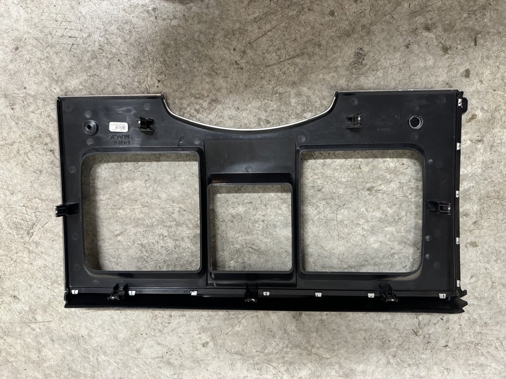 Mack ANTHEM (AN) Trim Panel Instrument Dash Panel P/N: 23335504