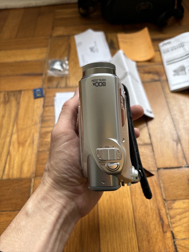 JVC Camera GR-D375U W Accessories READ DESCRIPTION