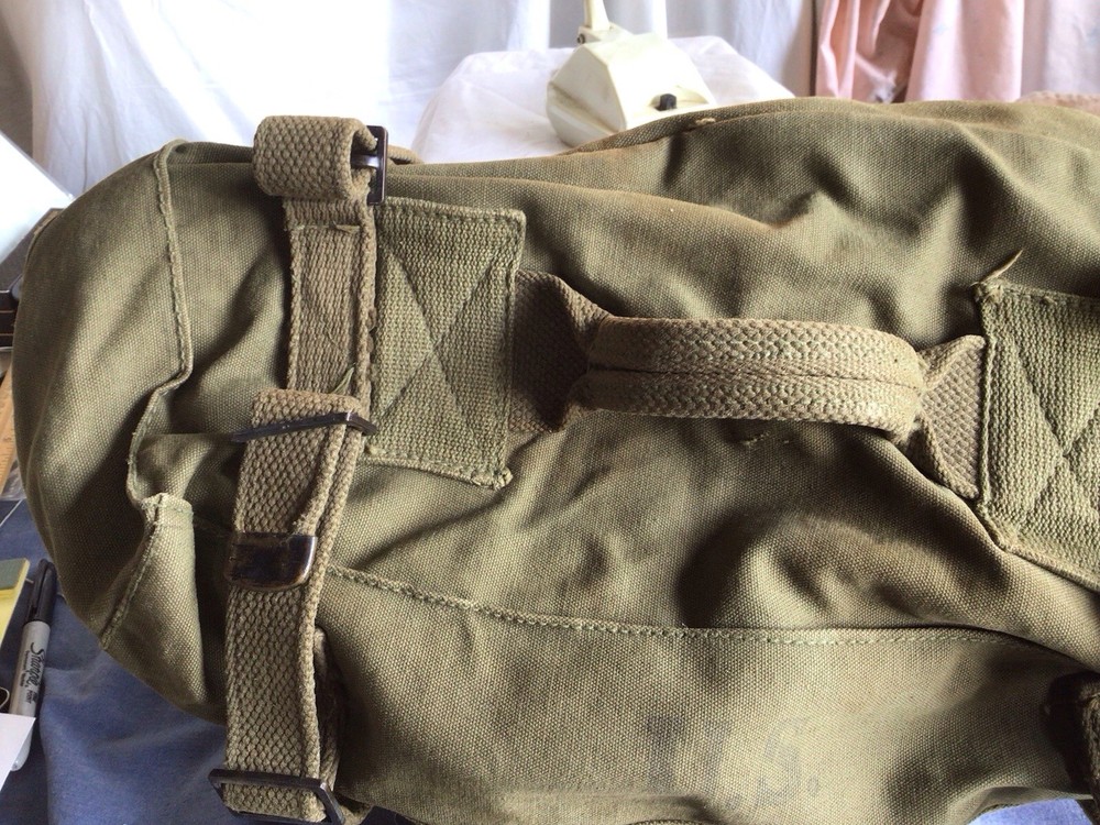 WW11-military 1945 Cargo Field Pack Scuff Marks Stitch & Ring Missing Backpack