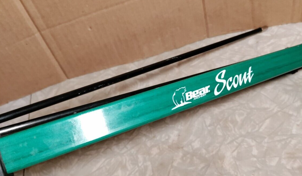BEAR SCOUT GREEN COMPOUND BOW YOUTH 33" & 3 ARROWS