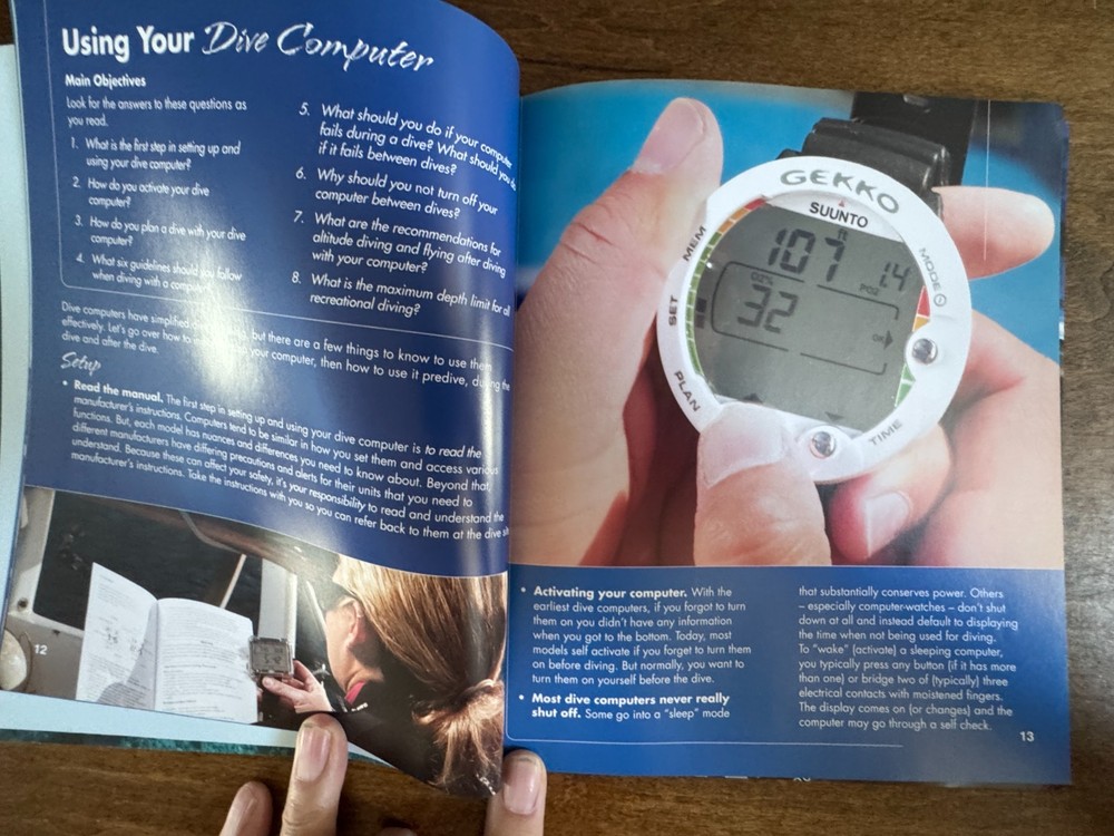PADI DIVE COMPUTER & DIVEMASTER BOOKS & EDRPML ELECTRONIC SCUBA DIVING COMPUTER