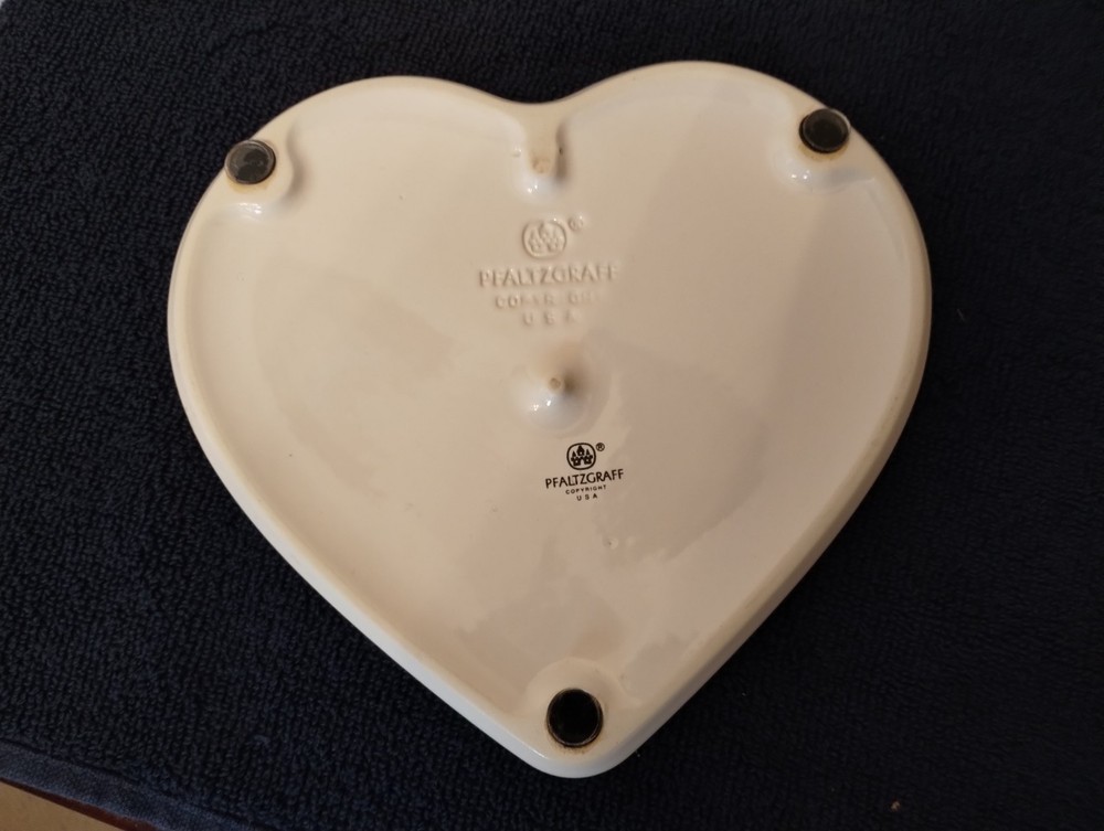 Pfaltzgraff Grapevine Heart Trivet