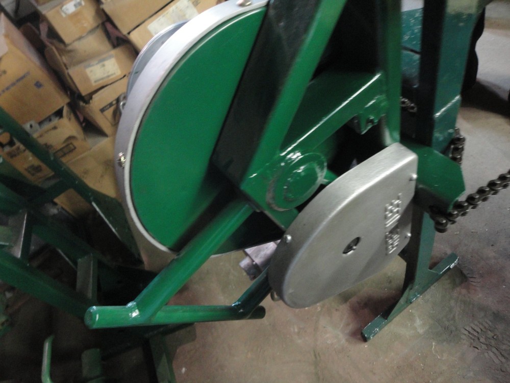 GREENLEE Tugger Cable Puller with Stand