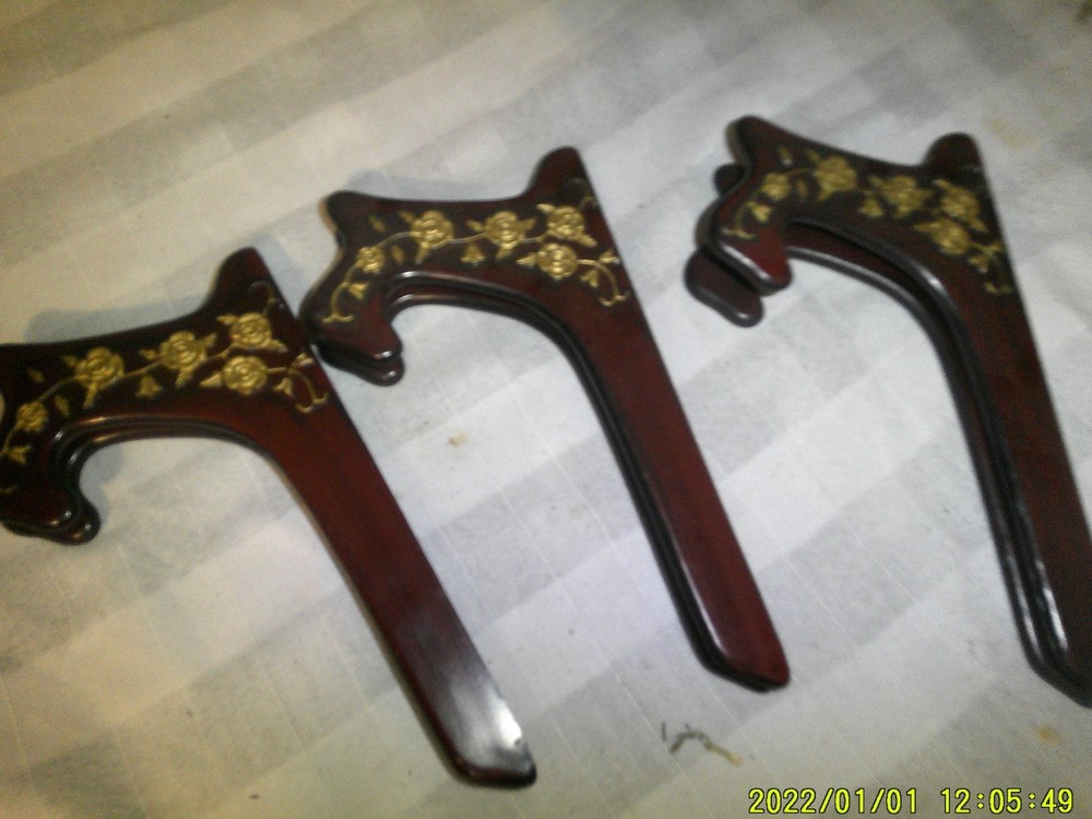 3 WOODEN TABLE TOP PLATE HOLDERS ROSE PATTERN BASES