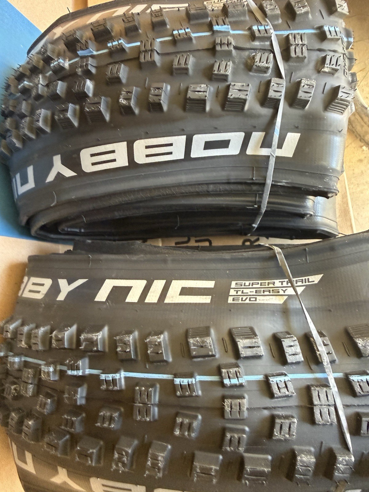 Lot Of 2 SCHWALBE NOBBY NIC EVO SUPER TRAIL TLE Speed Grip - 29 X 2.4 Pair