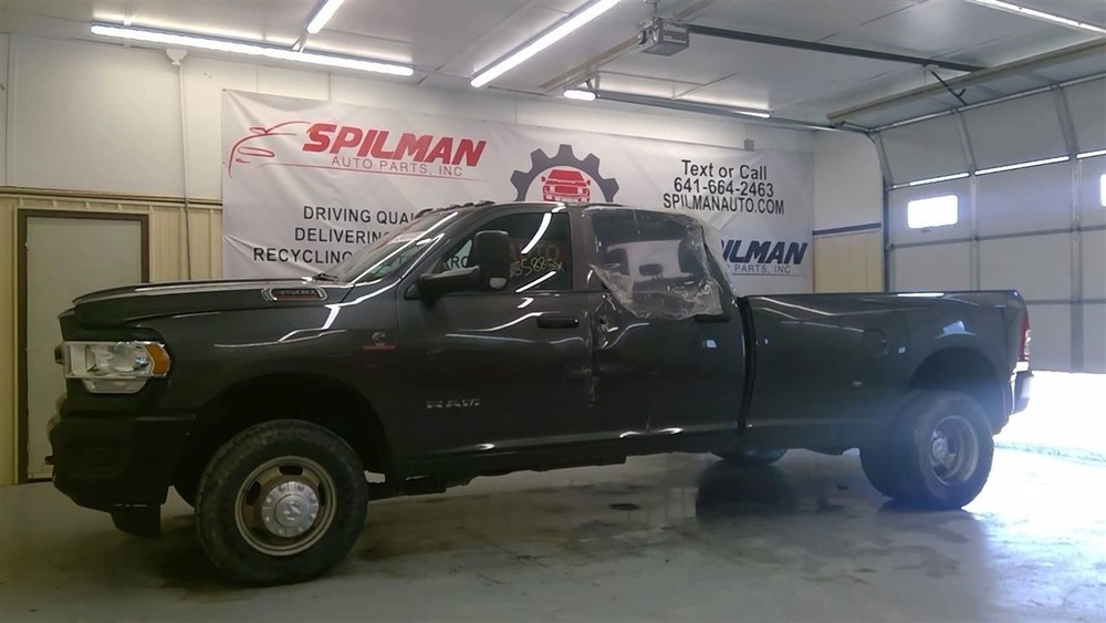 RAM3500   2022 High Mounted Stop Light 1657406