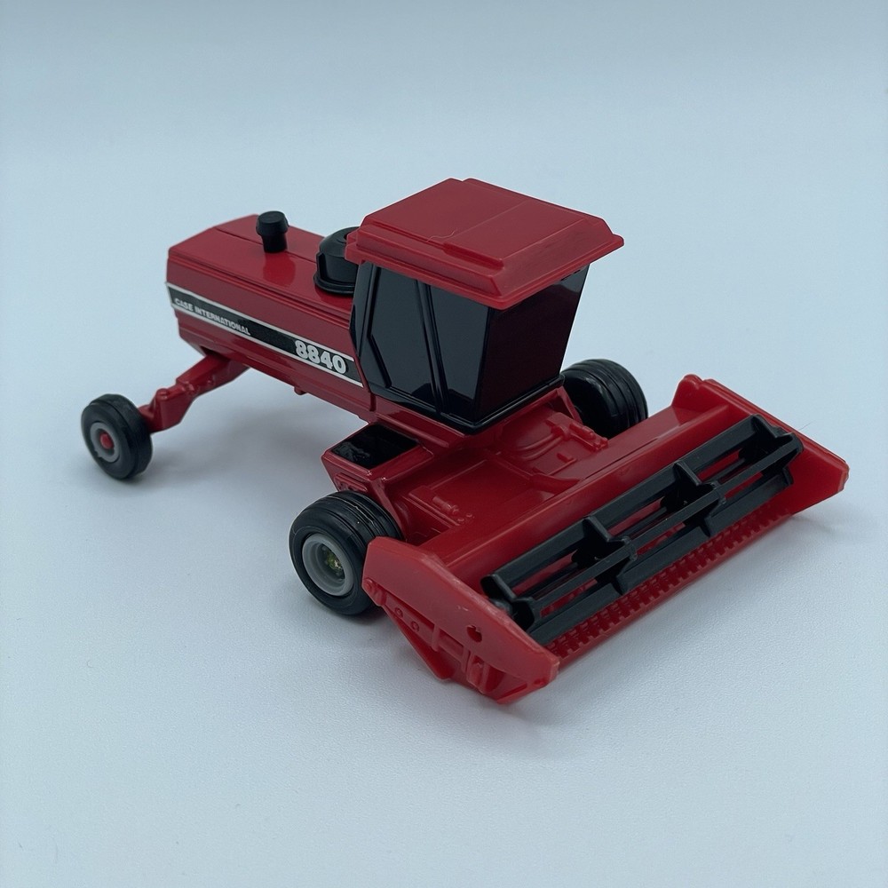 ERTL 1/64 Scale Case International 8840 Self-Propelled Windrower