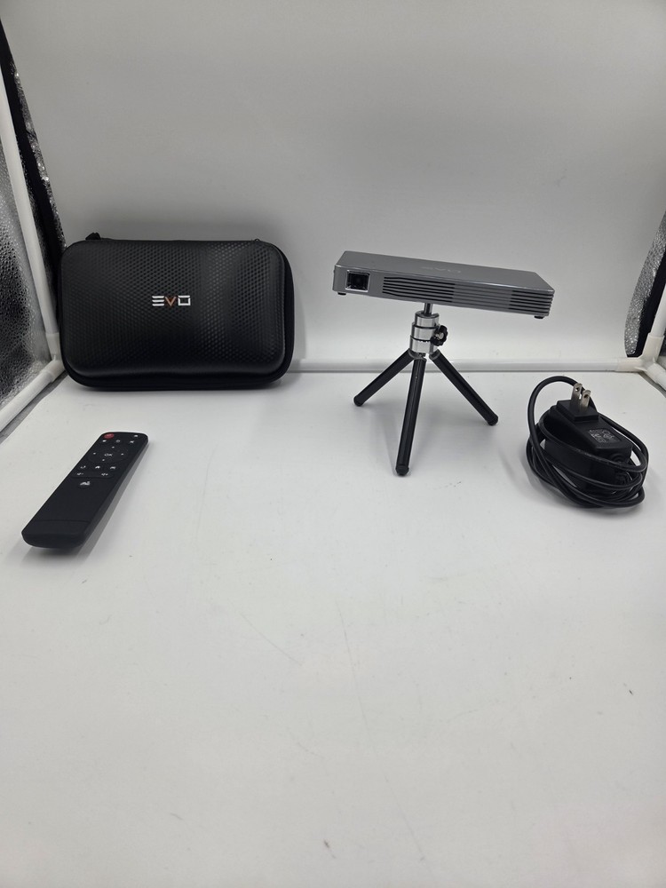 Evo SJ3000 Smart Mini Projector