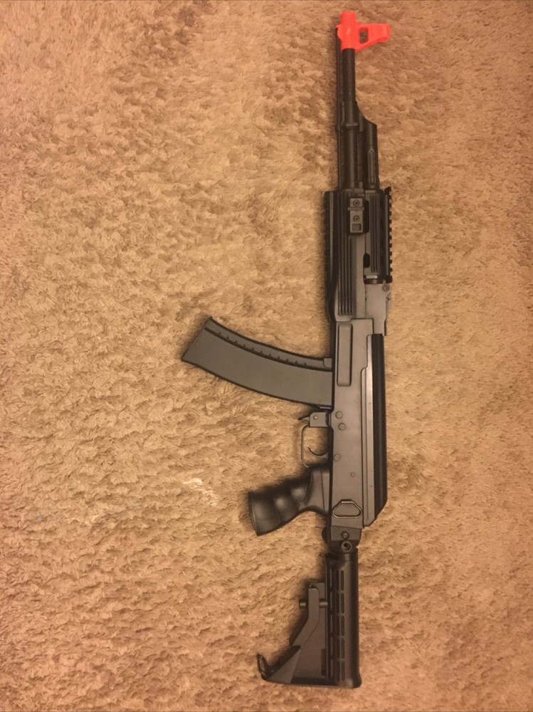 airsoft gun