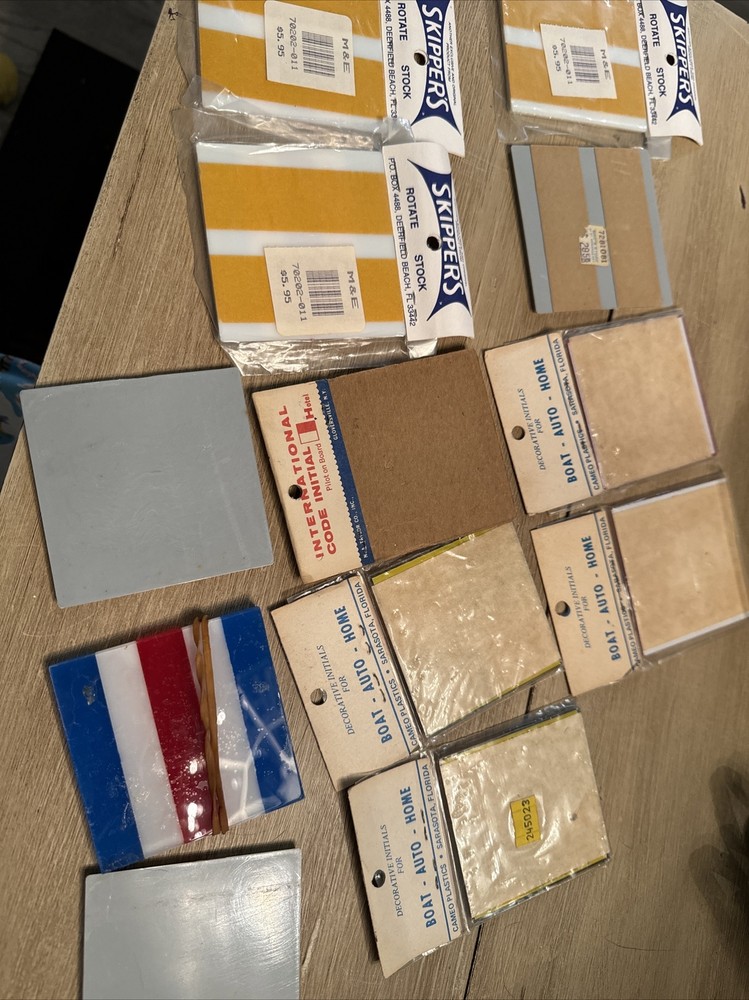 Peel & Stick International Code Flags Plastic (12)