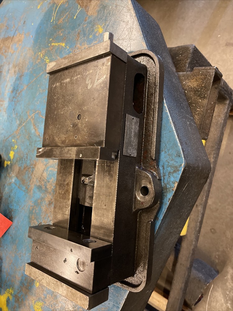 Kurt 5” Precision Machine Vise Model D50 (dd13B