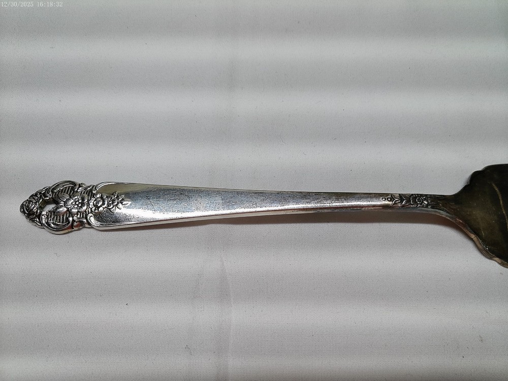 Oneida Prestige Silver Plate Distinction Pattern Cold Meat Serving Fork 8-1/2" L