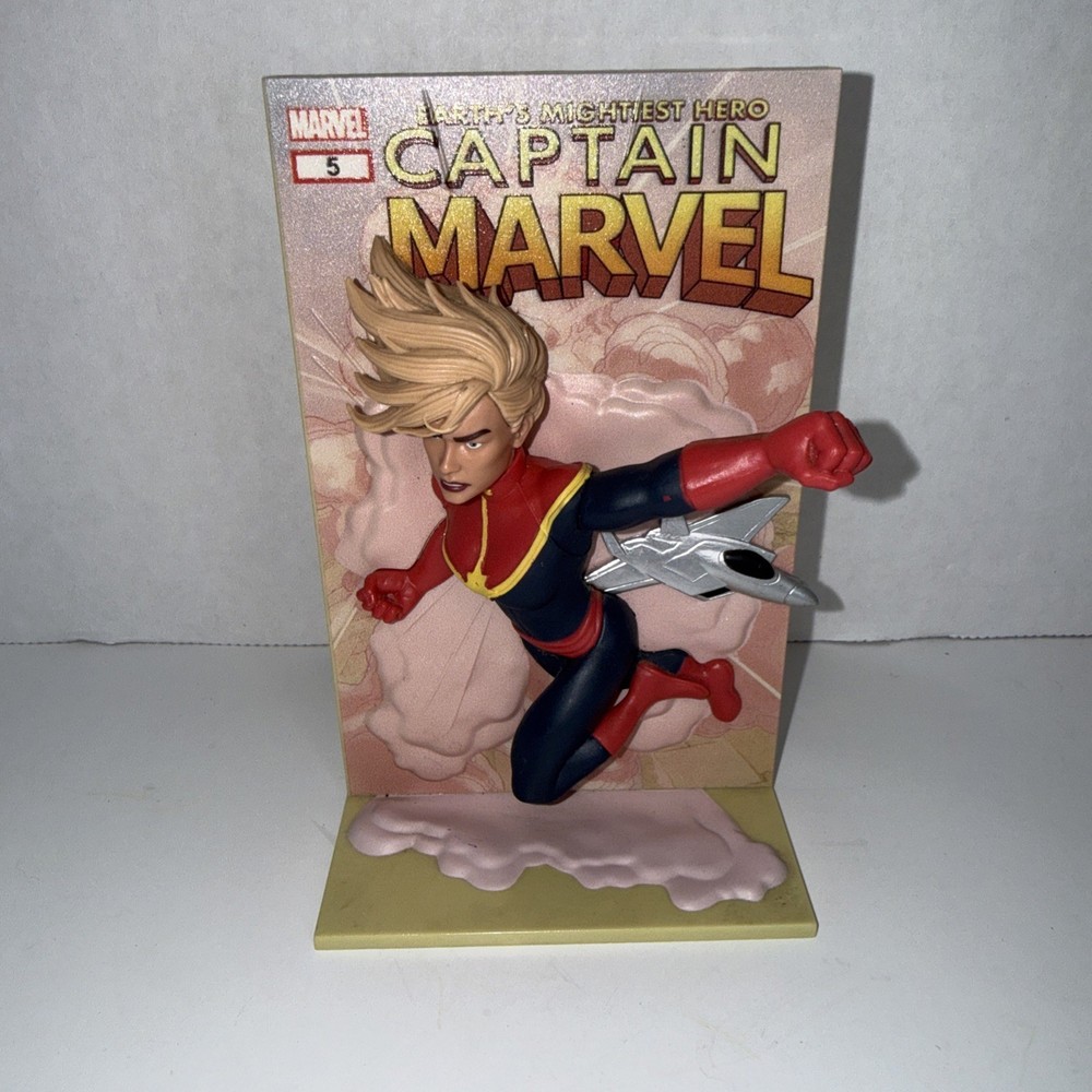 Open Box Captain Marvel 3D Comic Standee Statue Figure - Loot Crate Exclusive