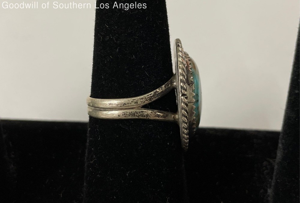 Native Sterling Silver Statement Oval Turquoise Ring - 6.2g (Size 7.75)