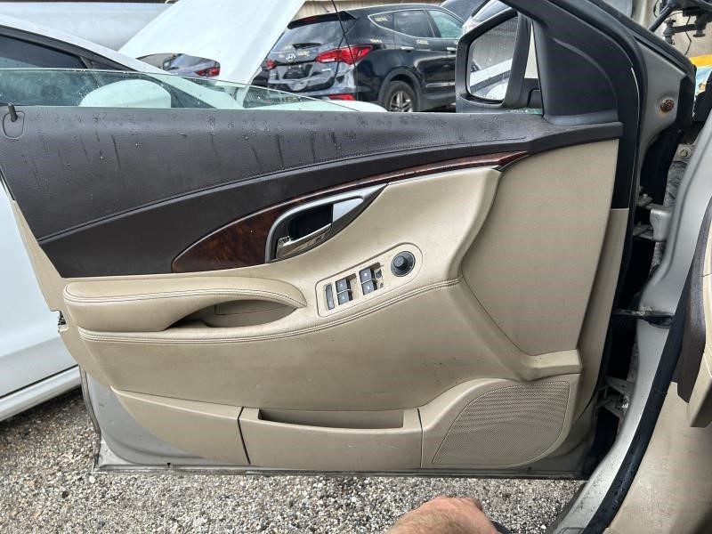 LACROSSE 2011 High Mounted Stop Light 104621899