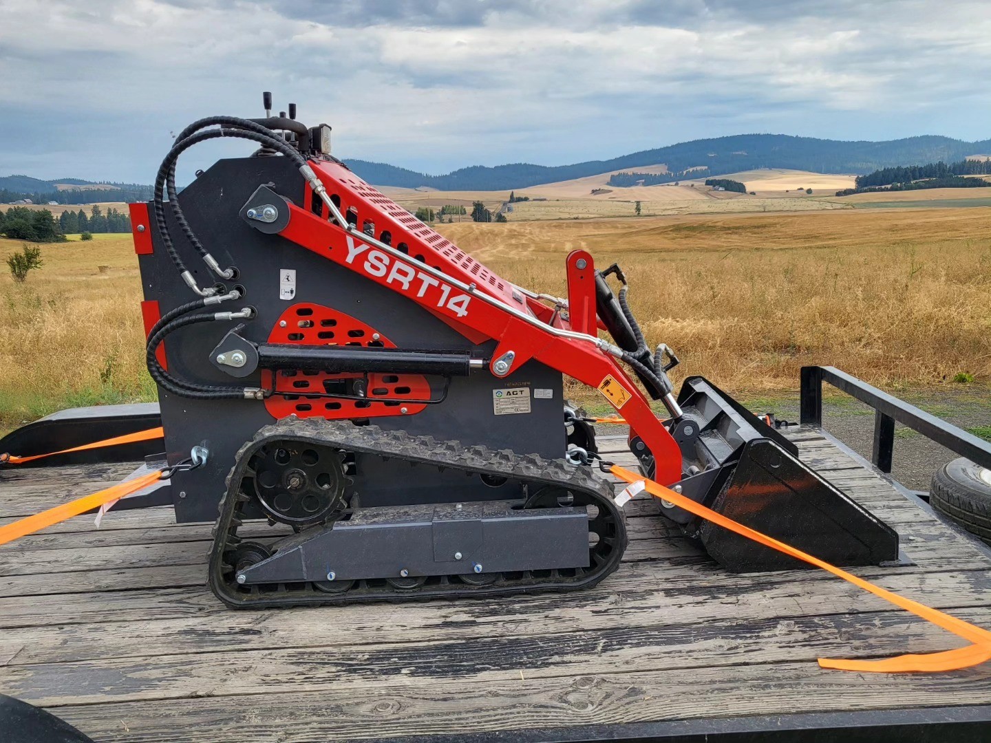 NEW AGT YSRT14  1 Ton Stand-On Skid Steer B&S Engine Track Loader Crawler