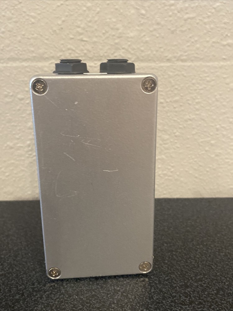 CUSACK -MUSIC TREMOLO AMPLITUDE MODULATION EMULATOR