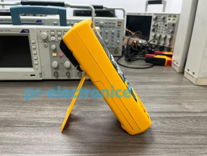 Fluke 726 Multifunction Process Calibrator Calibrated /tested good