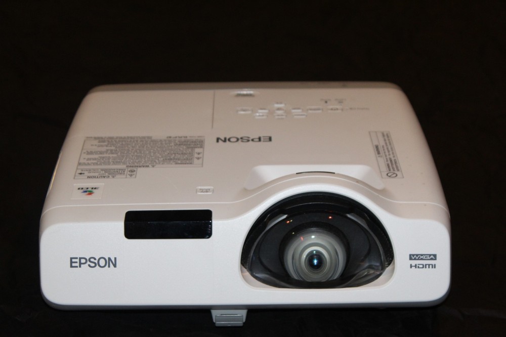 Epson 525W LCD Short Throw Projector HALF PRICE