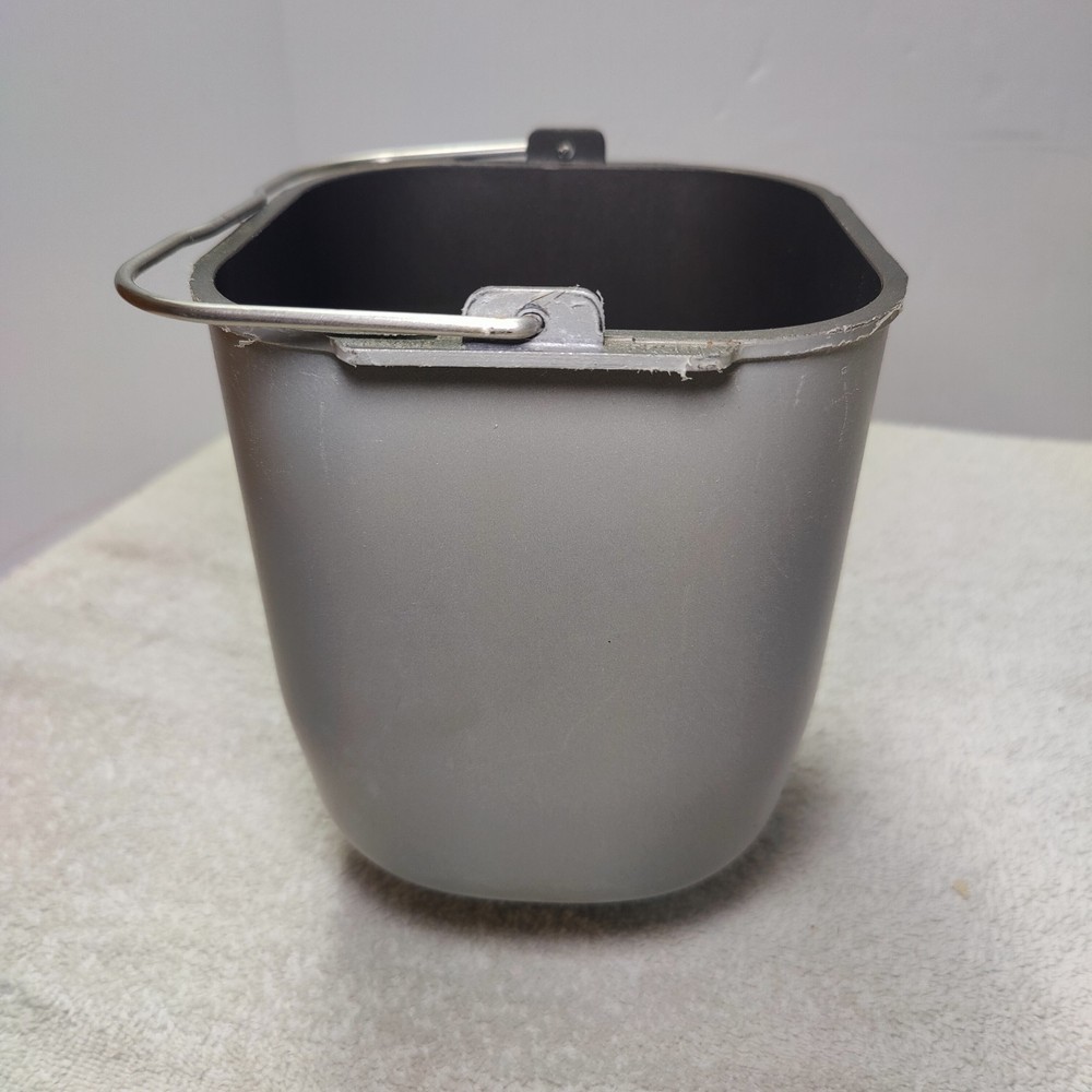 Goldstar Model HB-202CE Bread Maker Machine Pan & Paddle