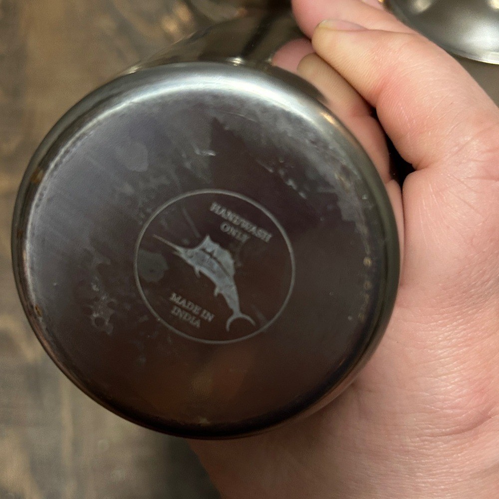 Tommy Bahama metal king and queen chess piece cocktail shaker set Large Game Bar