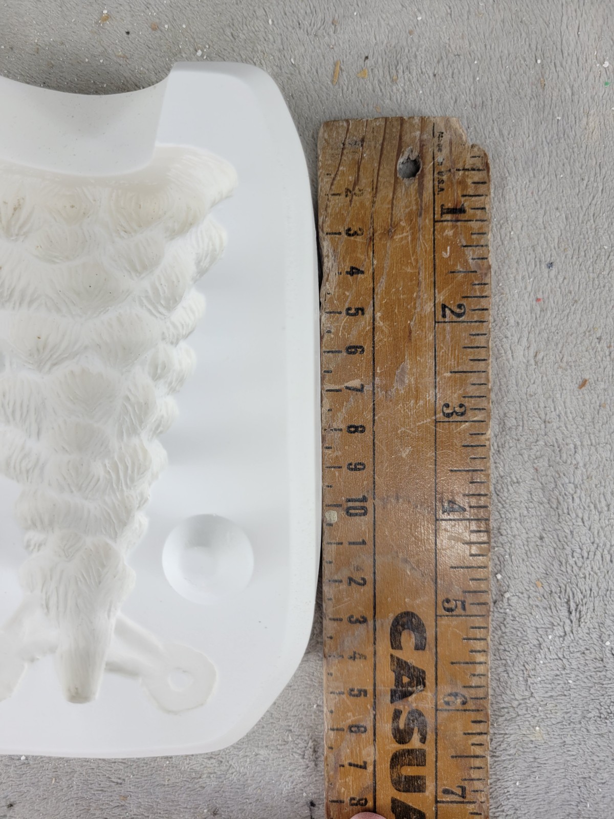 Vintage Ceramic Slip Casting Mold Of Tree Lamp Post & Wreath Scioto S-1389