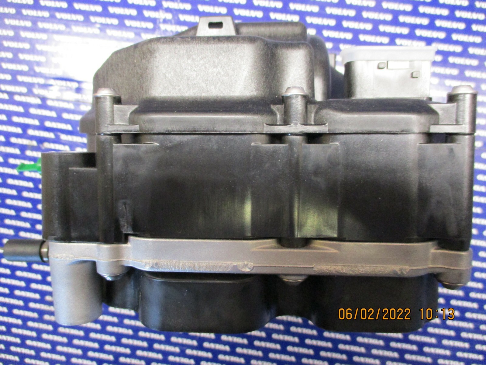 Genuine OEM Volvo Mack def pump 12 volts 23753850 23753845