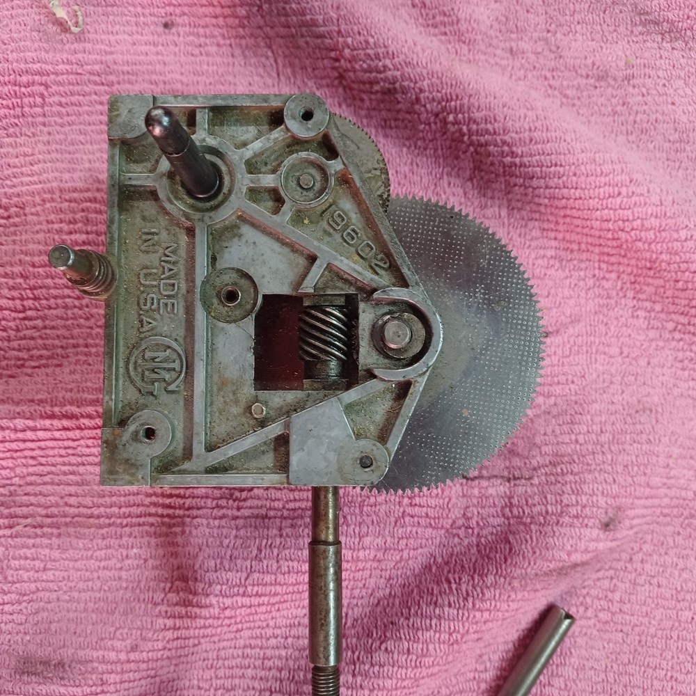 PORTABLE PHONOGRAPH MOTOR 2 SPRING***MOTOR REBUILT***