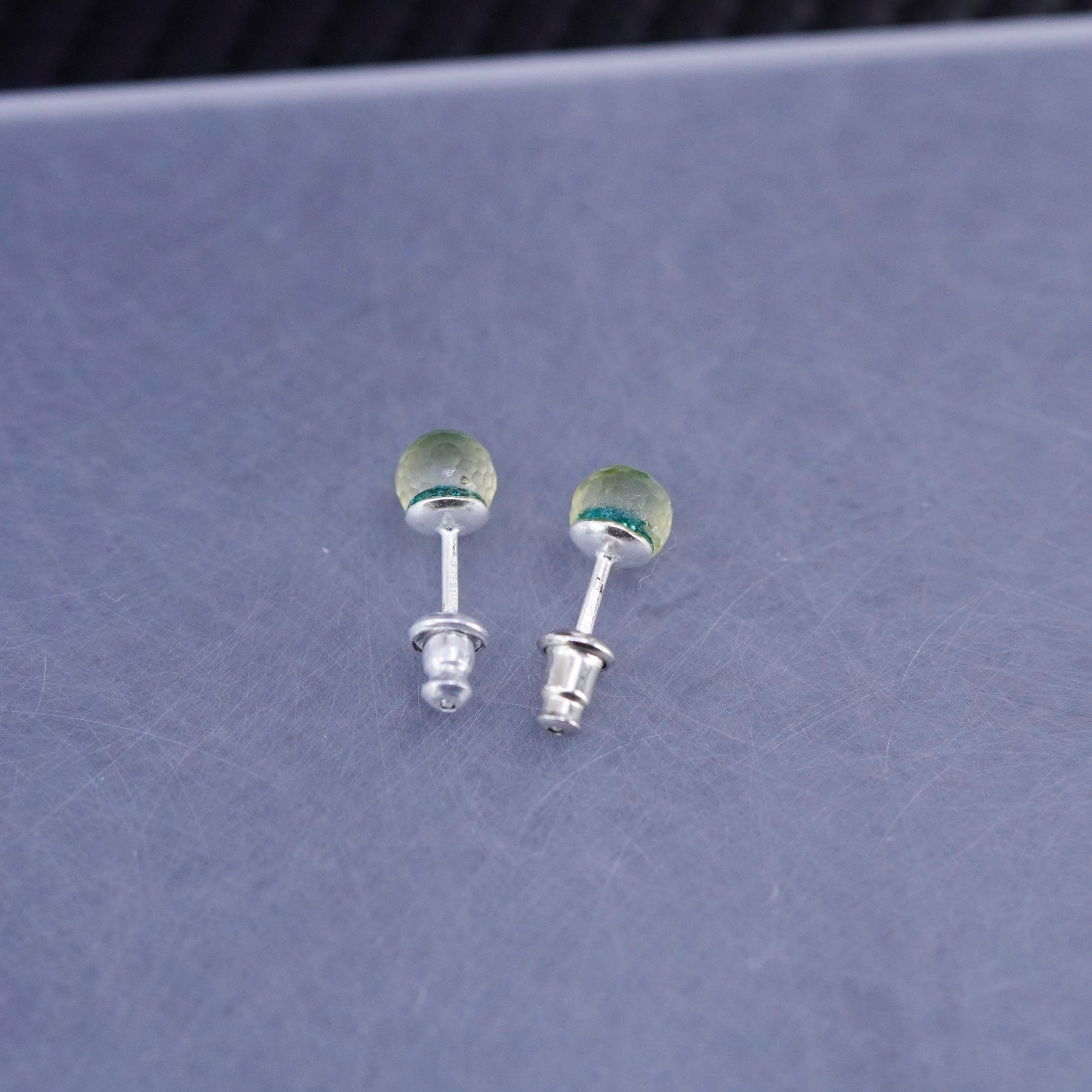 Vintage sterling silver 925 green crystal studs earrings