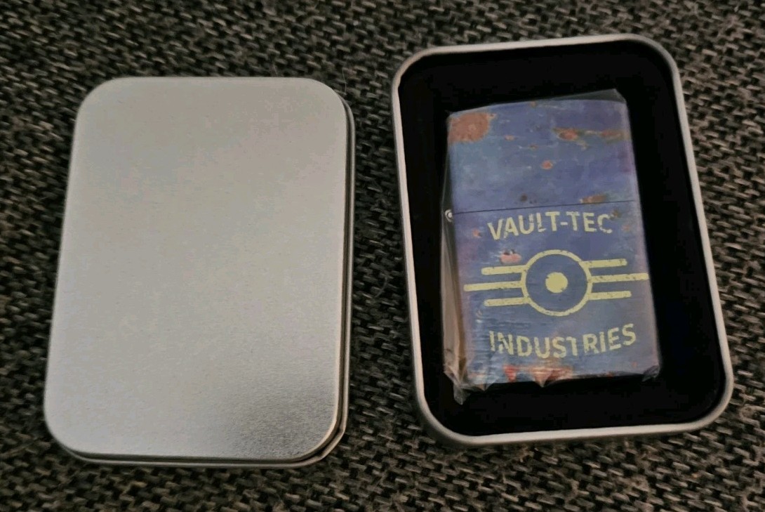 Fallout Flip Top Themed Working REAL Lighter Vault-Tech Industries New In TIN!
