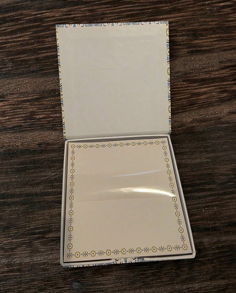 Decorative Stationery Paper Sheets in Patterned Box – Small Note Papers