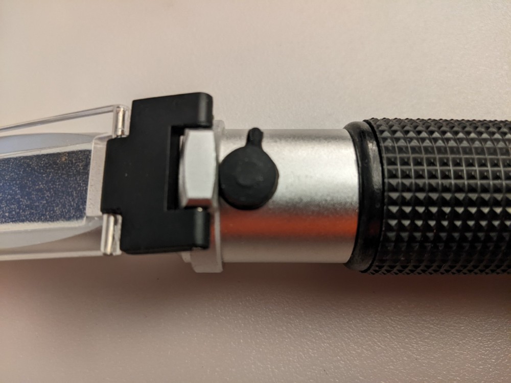 Portable Brix Refractometer REF113ATC. New Open Box