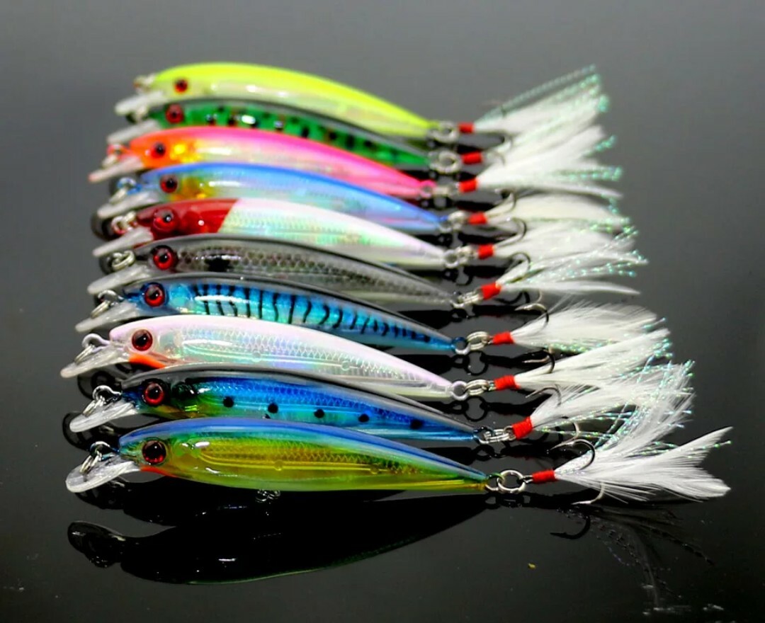 Largemouth bass fishing lures wobbler minnow 10-pack lot crankbait tackle bait