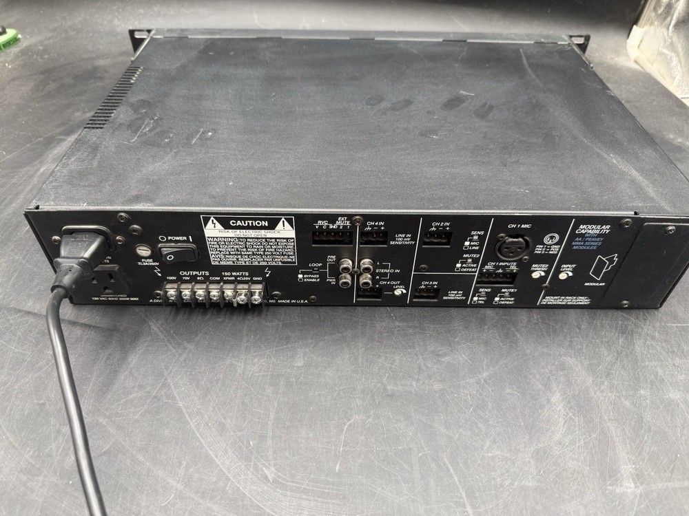 Peavey UMA 1502 150W 4 Input Mixer Amplifier TESTED