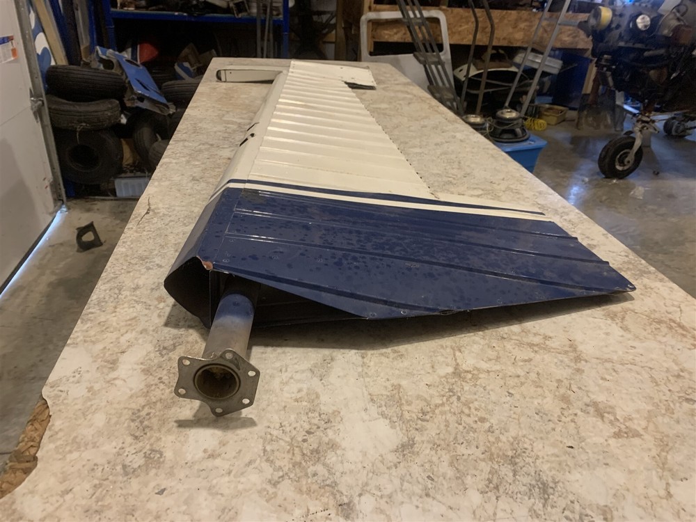 1977 Cessna 172 Right Elevator Assembly 0593000-4