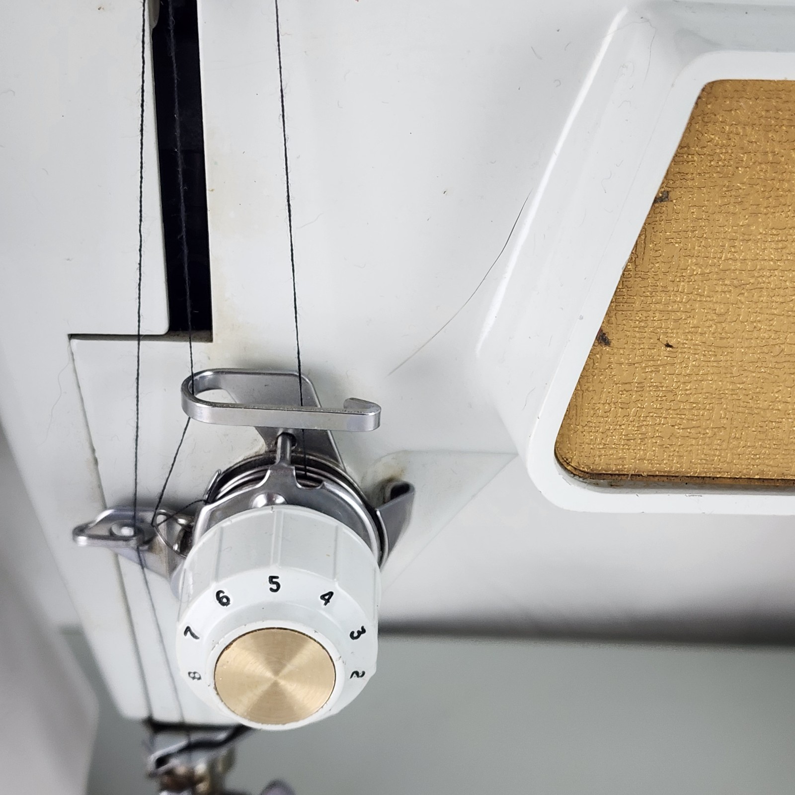 Singer 620 GOLDEN TOUCH SEW Deluxe Zig Zag Sewing Machine w/ Pedal & Case WORKS