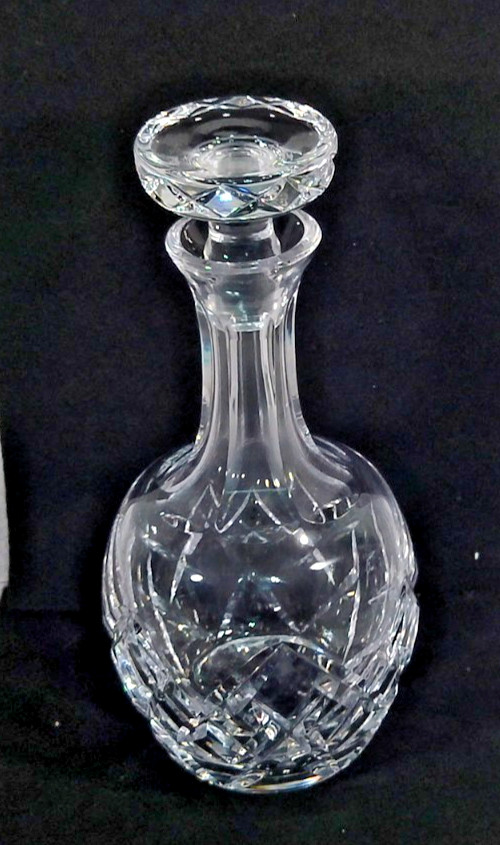 Vintage Heavy Beautiful Crystal Glass Diamond Cut 10.5" Decanter Collectible
