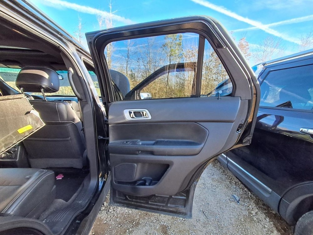 2015 Ford Explorer 8 Screen Display - Used, No Anti-Theft Code, Reprogram Needed