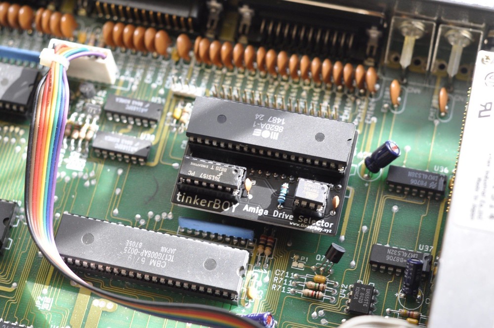tinkerBOY Amiga Drive Selector – Switchless Boot Selector for Amiga