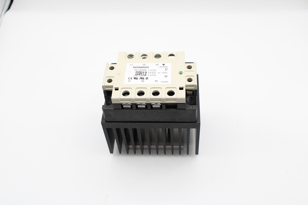 Carlo Gavazzi RZ3A60D25 solid state relay