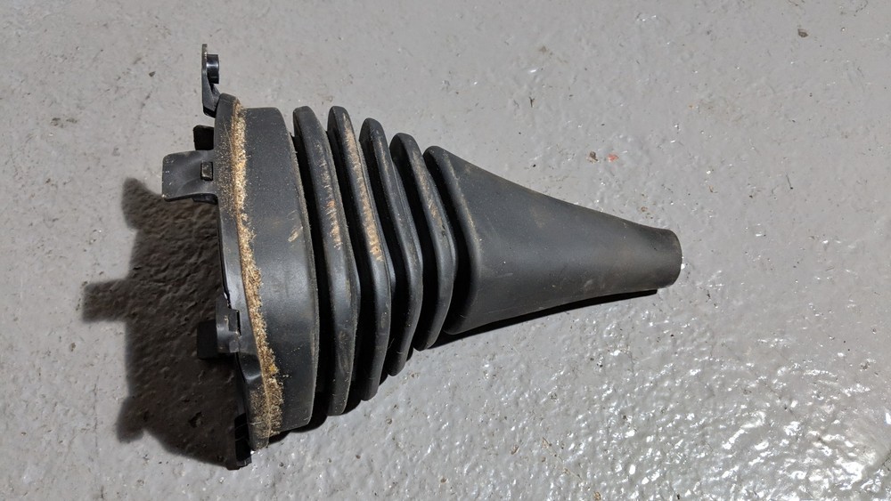 FORD MAVERICK GEAR SELECTOR SURROUND GAITER