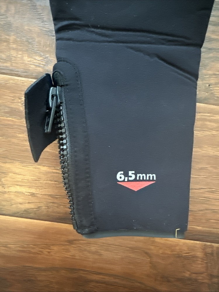 Mares Isotherm 6.5mm Large New with defects