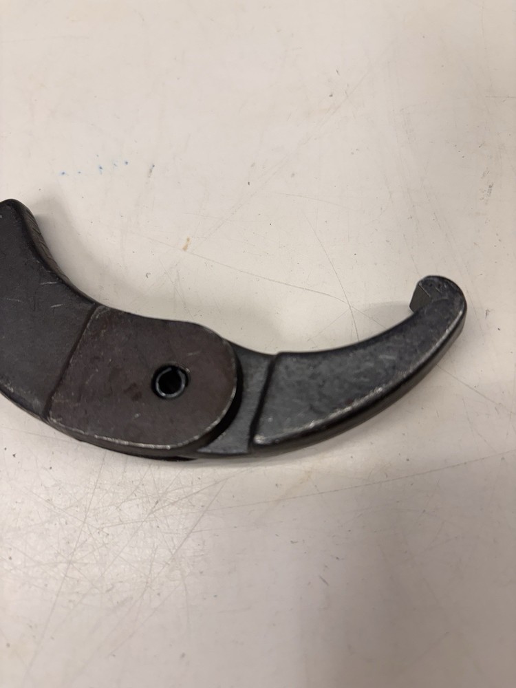 Armstrong Spanner Wrench 34-307 Adjustable Hook , 2" - 4 3/4" RANGE. NEW