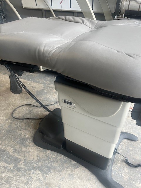 Midmark 630 Power Exam Chair
