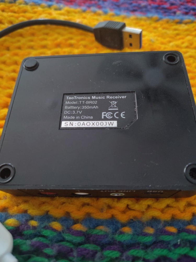 TaoTronics Model TT-BR02 Wireless Stereo Receiver Plus Card Reader And Cords